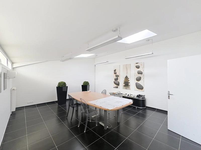 Bureau - 703 m² - 13 pièces