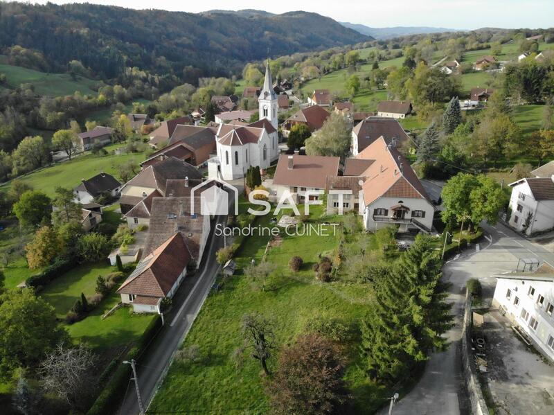 Maison - 270 m² - 10 pièces