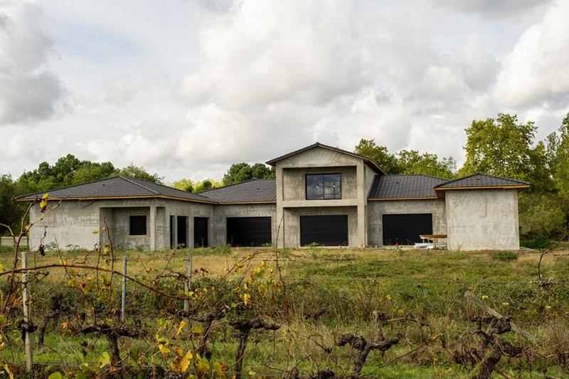 Maison - 436 m² - 12 pièces