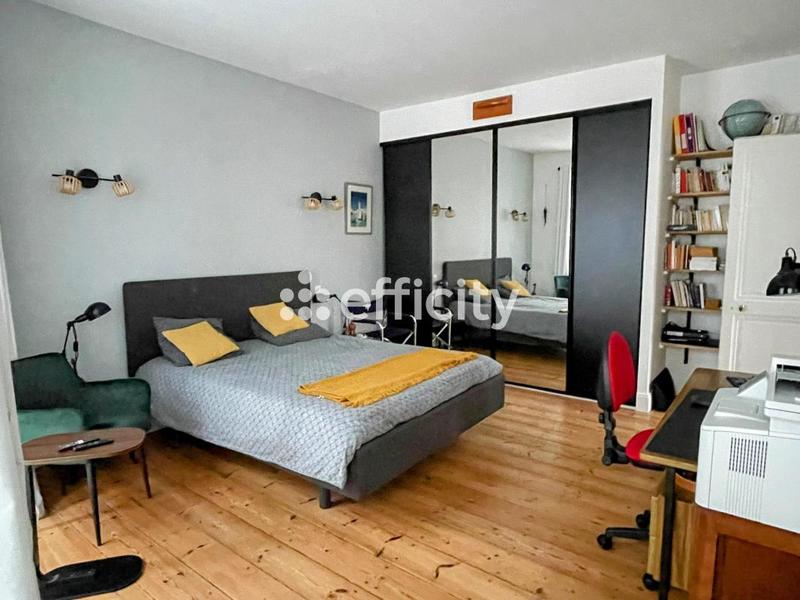 Maison - 210 m² - 8 pièces