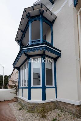 Maison - 230 m² - 7 pièces