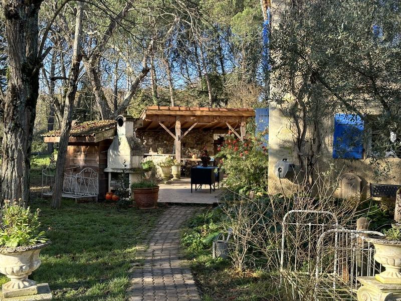 Maison - 280 m² - 10 pièces