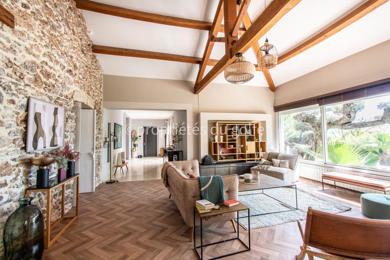 Maison - 215 m² - 6 pièces