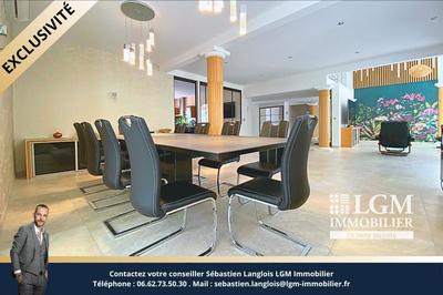 Villa - 337 m² - 7 pièces