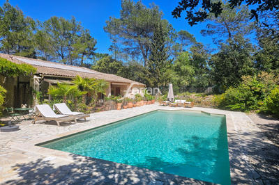 Maison - 200 m² - 7 pièces