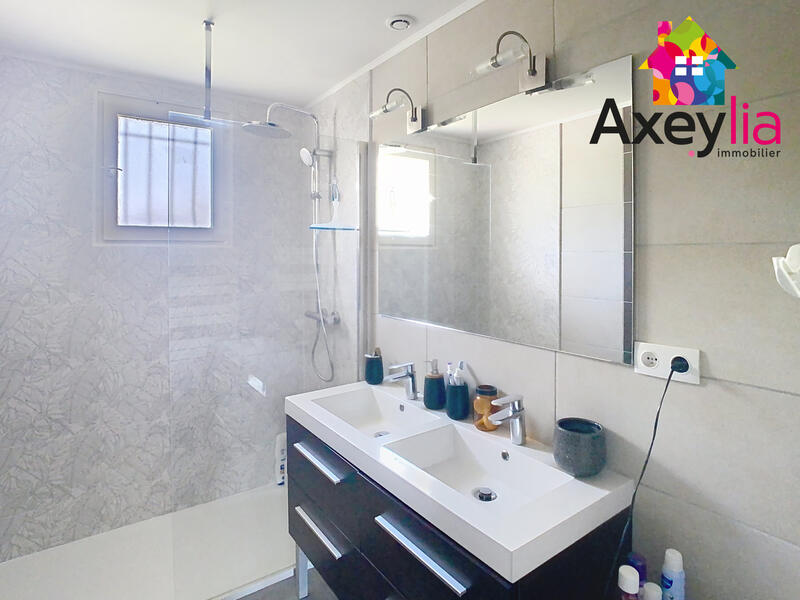 Maison - 97 m² - 5 pièces