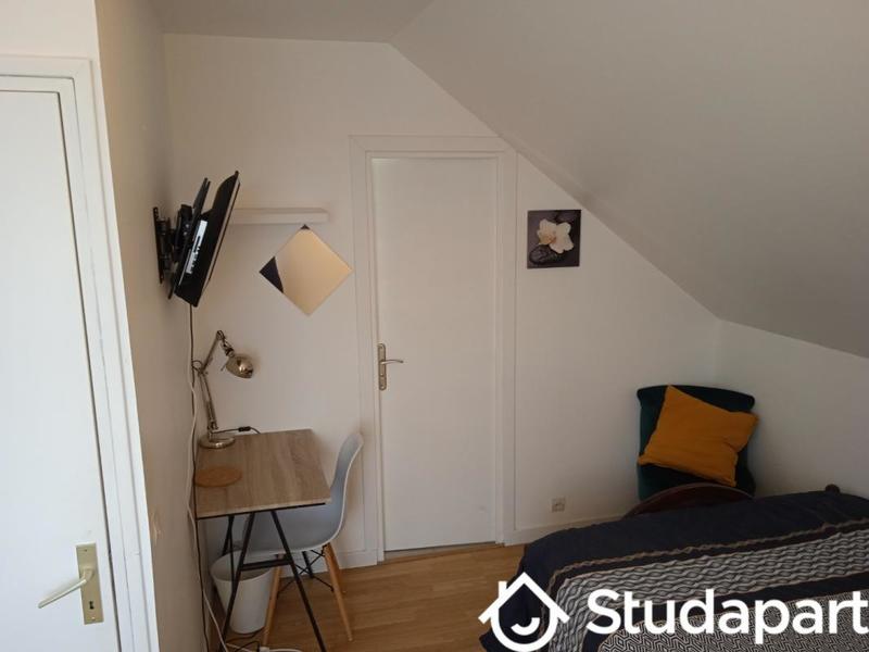 Chambre - 9 m² - 1 pièce