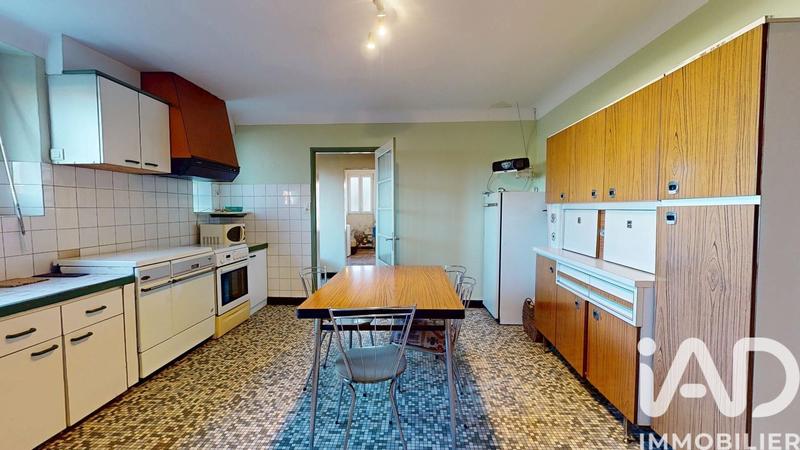 Maison - 216 m² - 8 pièces