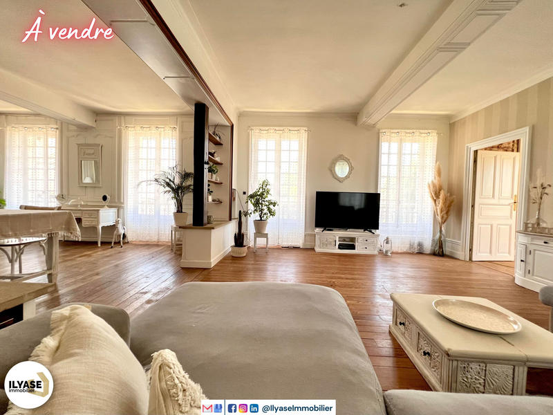 Maison - 356 m² - 11 pièces