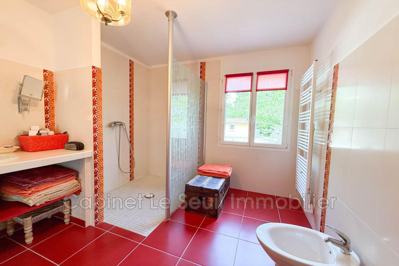 Villa - 224 m² - 8 pièces