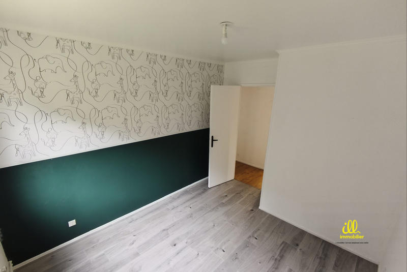 Appartement - 80 m² - 5 pièces