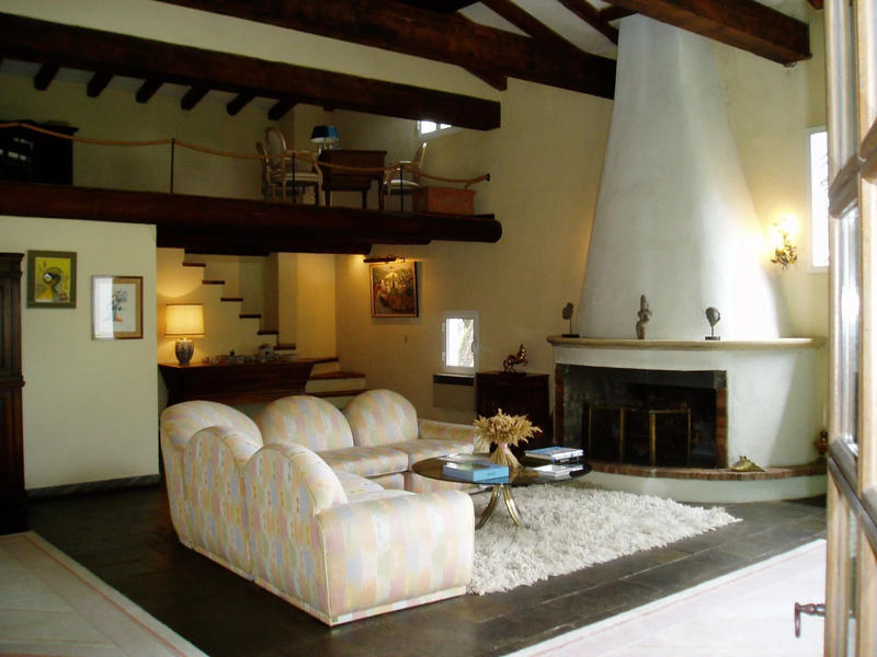 Maison - 900 m² - 20 pièces