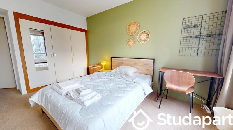 Chambre - 13 m² - 1 pièce