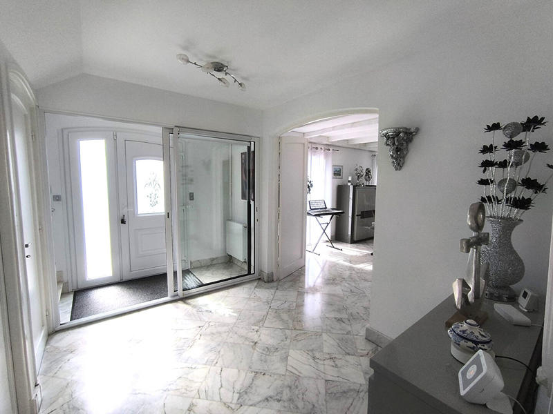 Maison bourgeoise - 230 m² - 9 pièces