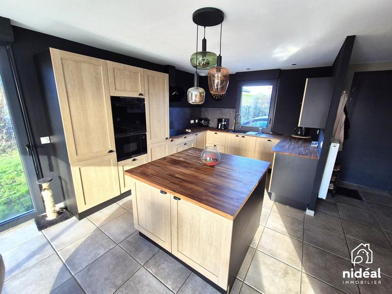 Maison - 123 m² - 6 pièces