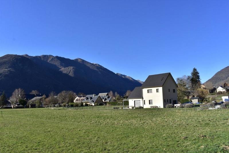 Terrain constructible - 1 921 m²