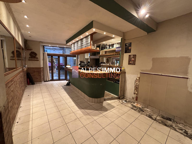 Local commercial - 135 m² - 3 pièces