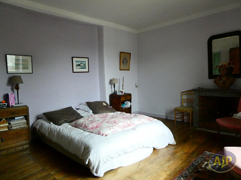 Maison - 250 m² - 13 pièces