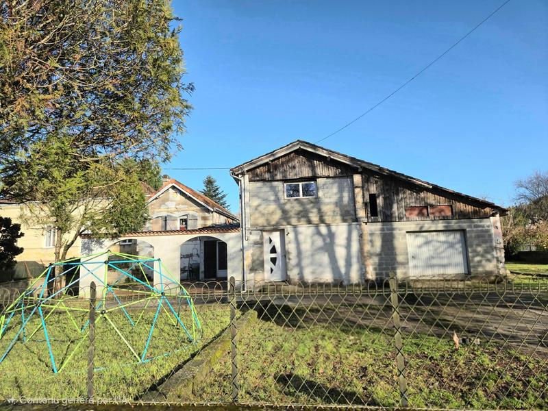 Maison - 210 m² - 7 pièces