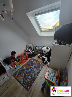 Maison - 90 m² - 9 pièces