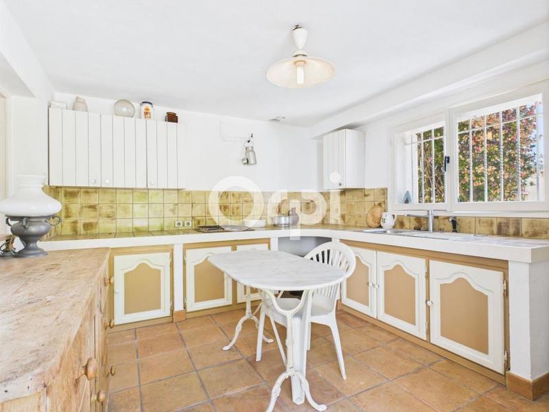 Maison - 199 m² - 7 pièces