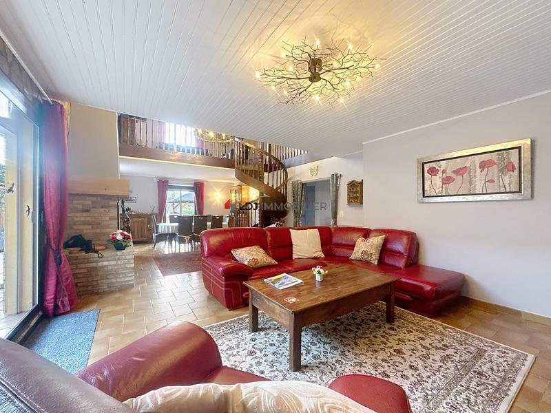 Maison - 190 m² - 8 pièces