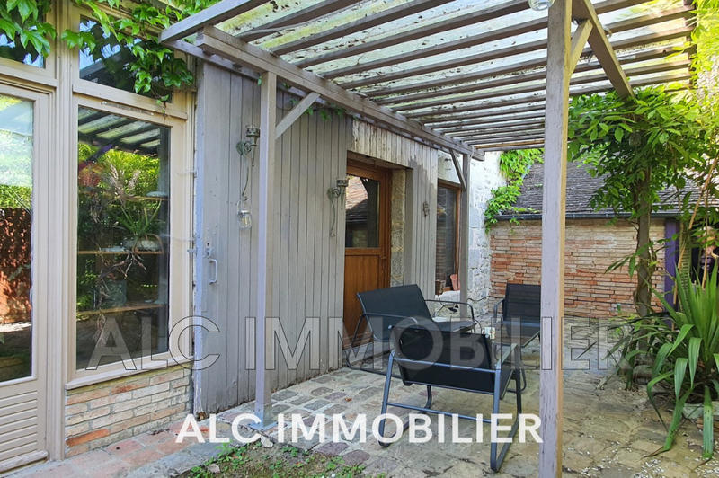 Maison - 250 m² - 9 pièces