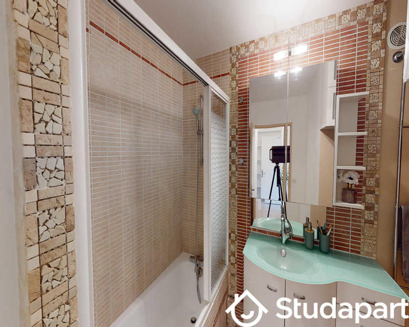 Chambre - 90 m² - 1 pièce