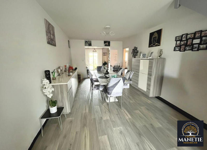 Maison - 99 m² - 5 pièces