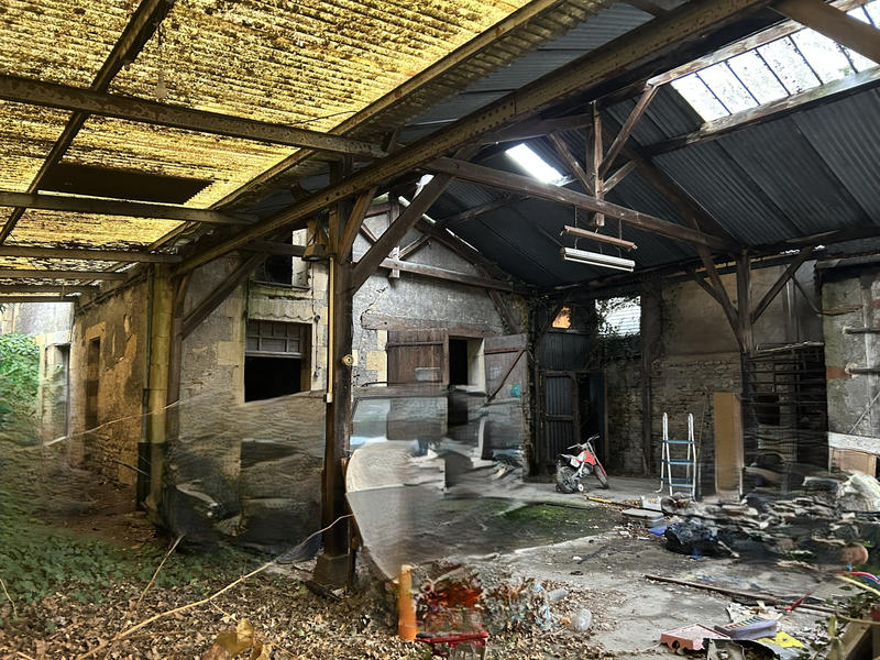 Maison - 240 m² - 15 pièces