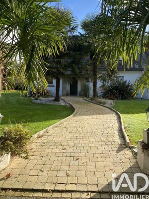 Maison - 166 m² - 9 pièces