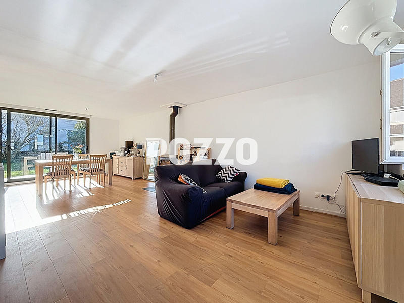 Maison - 89 m² - 6 pièces