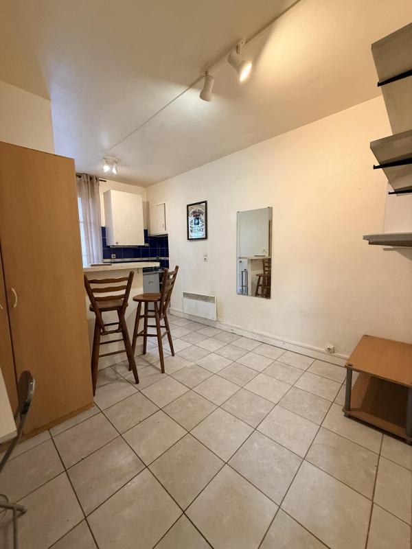 Studio - 14 m² - 1 pièce