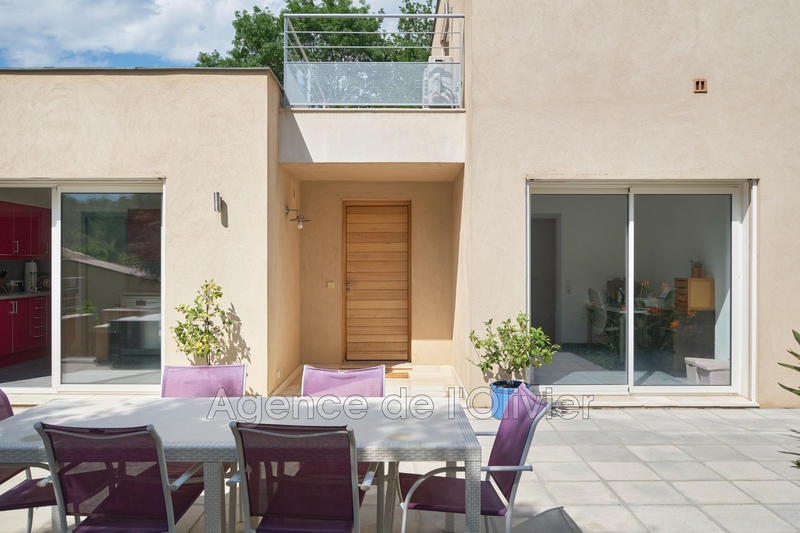 Maison contemporaine - 137 m² - 6 pièces