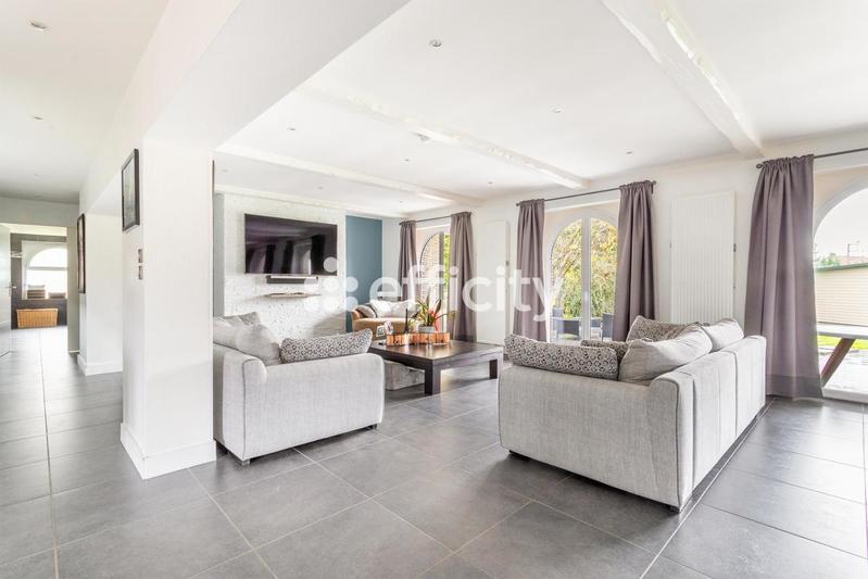 Maison - 298 m² - 7 pièces