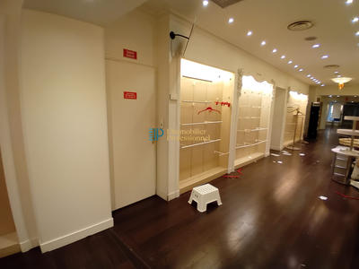 Local commercial - 143 m² - 3 pièces