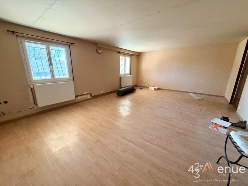 Maison - 265 m² - 6 pièces