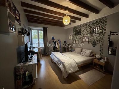 Maison traditionnelle - 160 m² - 6 pièces