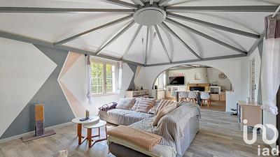 Maison - 246 m² - 7 pièces