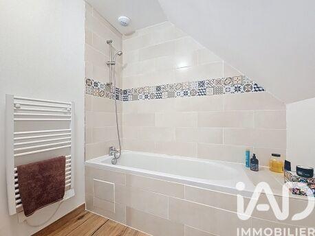 Maison - 99 m² - 5 pièces