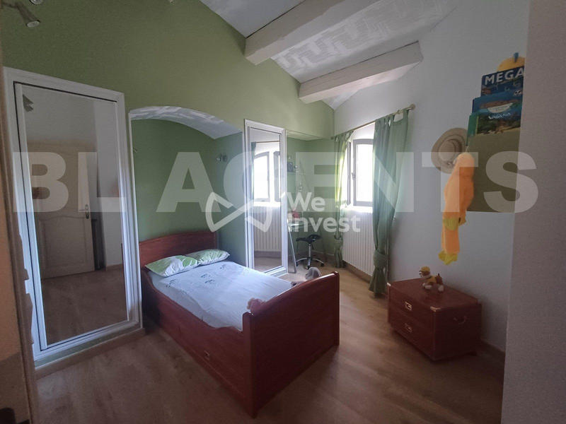 Maison - 230 m² - 7 pièces