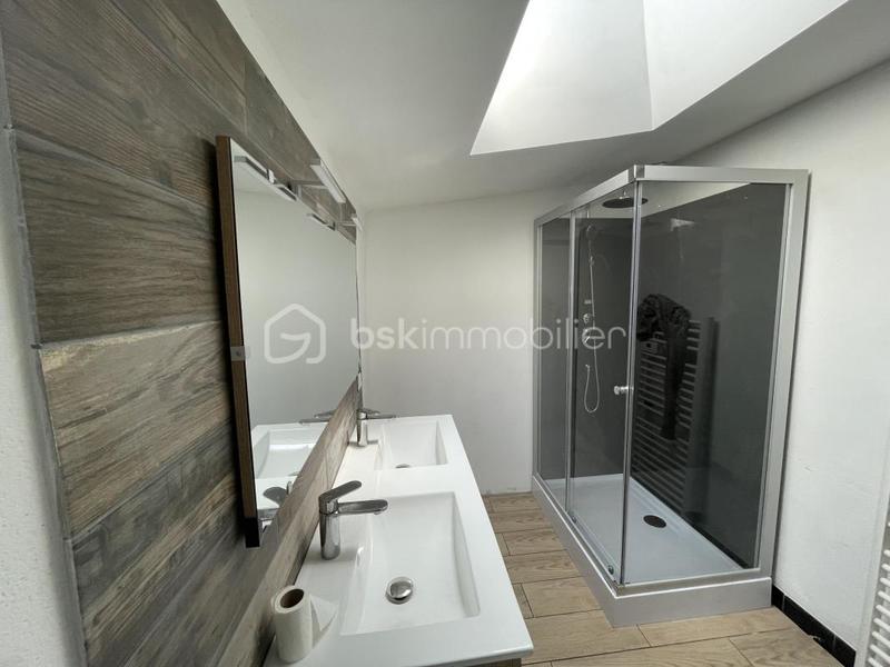 Propriété - 700 m² - 26 pièces