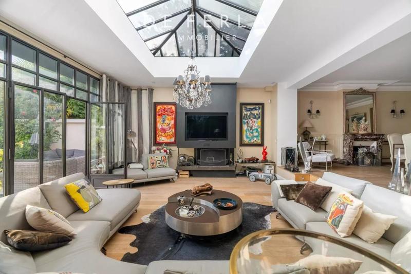 Villa - 370 m² - 12 pièces