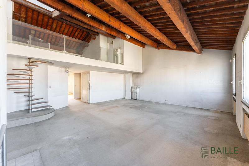 Appartement - 228 m² - 5 pièces