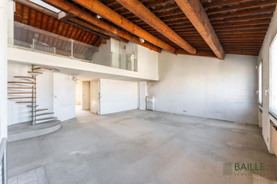 Appartement - 228 m² - 5 pièces