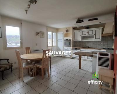 Appartement ancien - 101 m² - 3 pièces