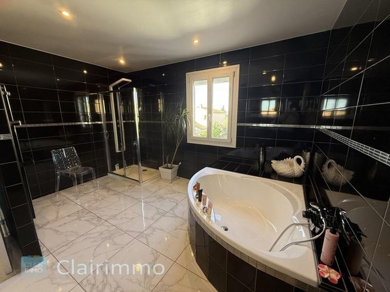 Maison - 180 m² - 5 pièces