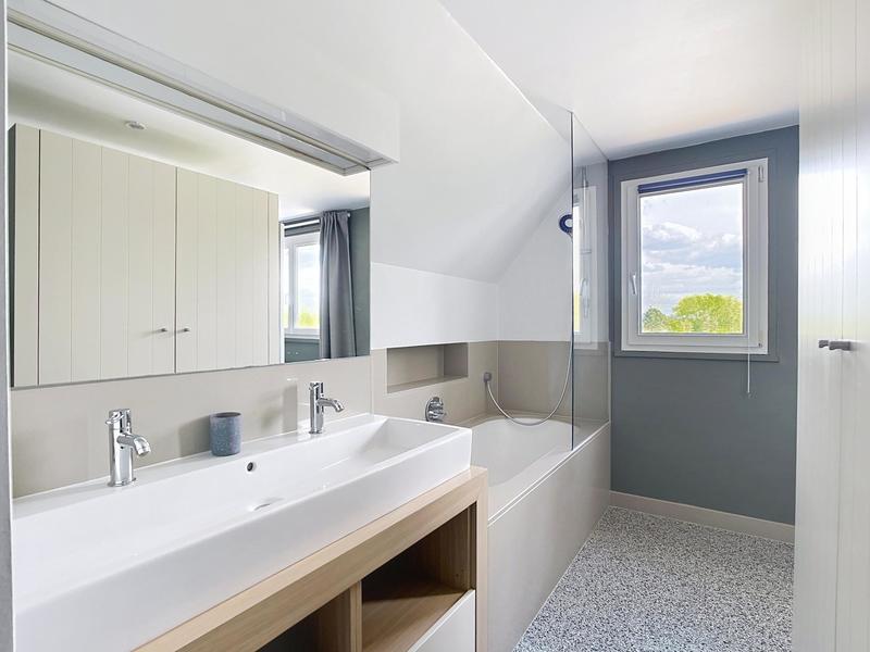 Maison - 266 m² - 8 pièces