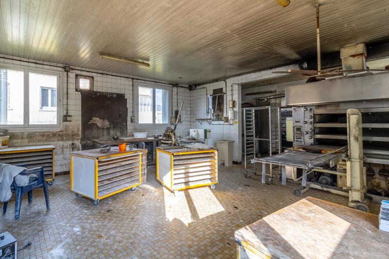 Maison - 228 m² - 12 pièces