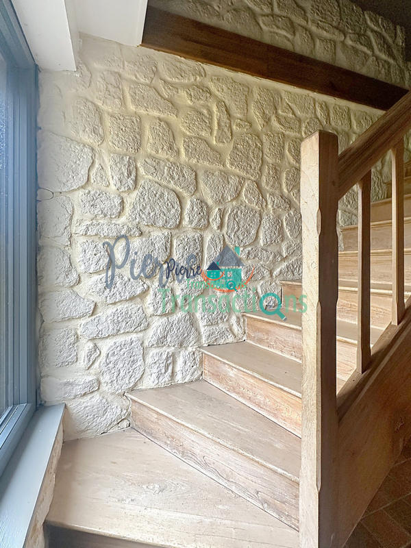 Maison - 235 m² - 7 pièces